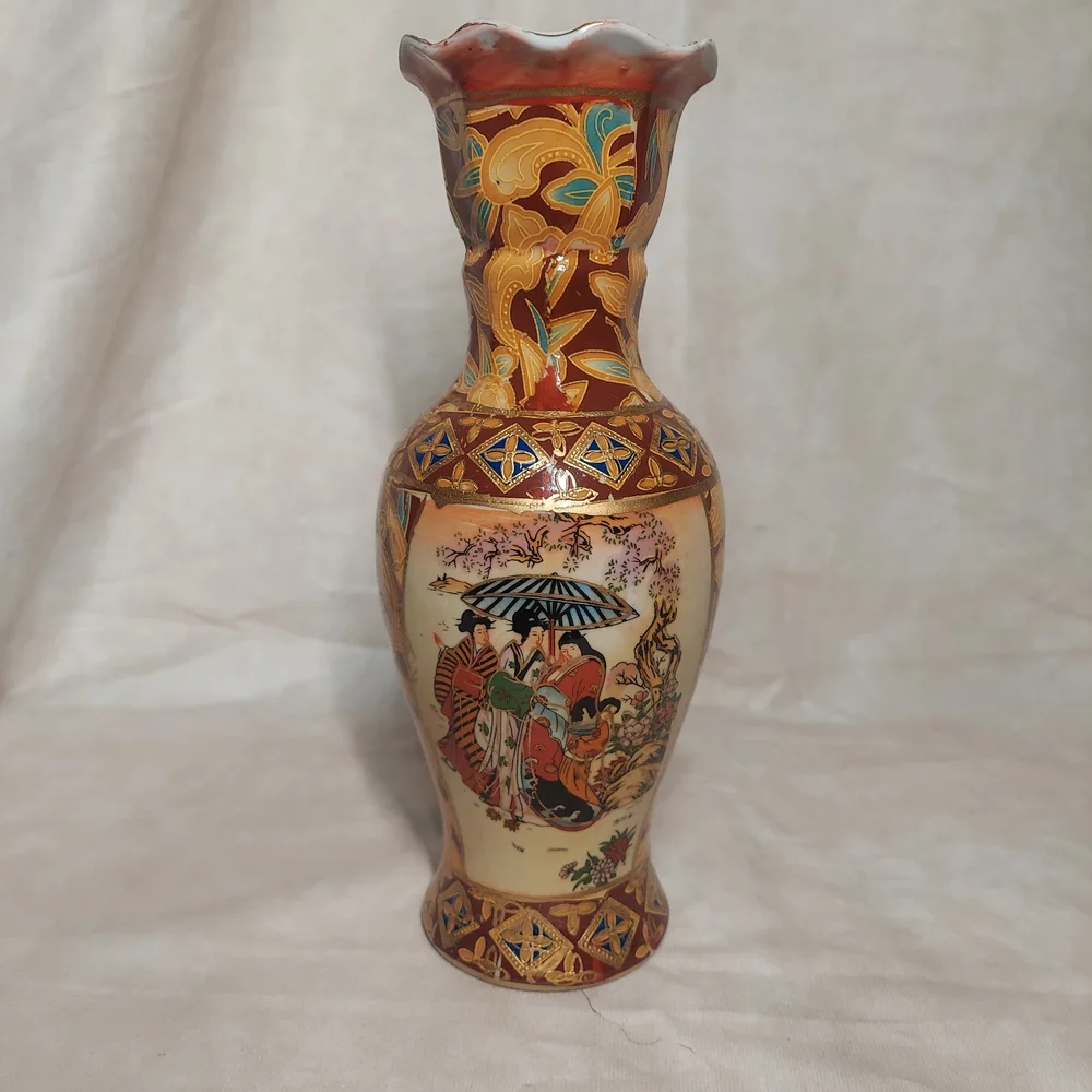Vintage Japanese Satsuma Style Hand-Painted Gilded Vase Geisha Moriage